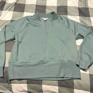 Athleta pullover LG EUC